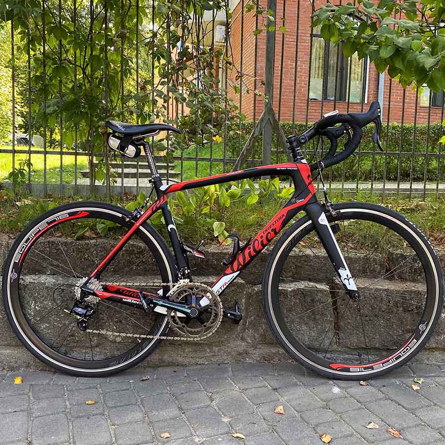 Wilier Triestina GTR Team czarno czerwony rower szosowy