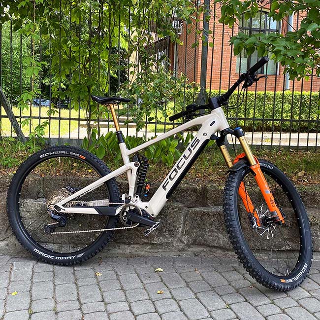Focus SAM2 6.9 rower elektryczny e-bike full z amortyzatorem i sztycą kashima