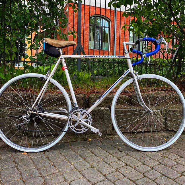 Peugeot Retro biały rower szosowy odnowiony