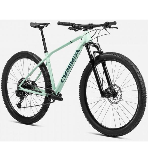 Rower Górski MTB Orbea Alma H20 w kolorze Ice Green (Ocean) przód skos