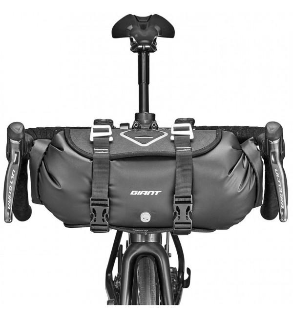 Torba na kierownicę Giant H2PRO Handlebar Bag ekspozycja na rowerze